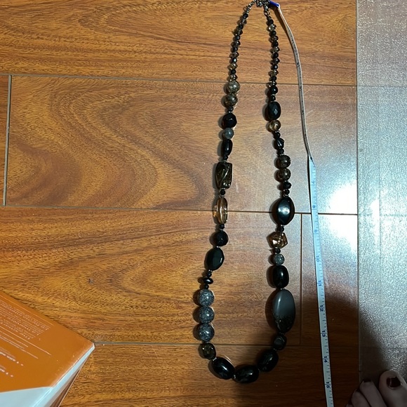 Beautiful Beads and glass necklace with a silver medal adjustable clasp. - Picture 10 of 11